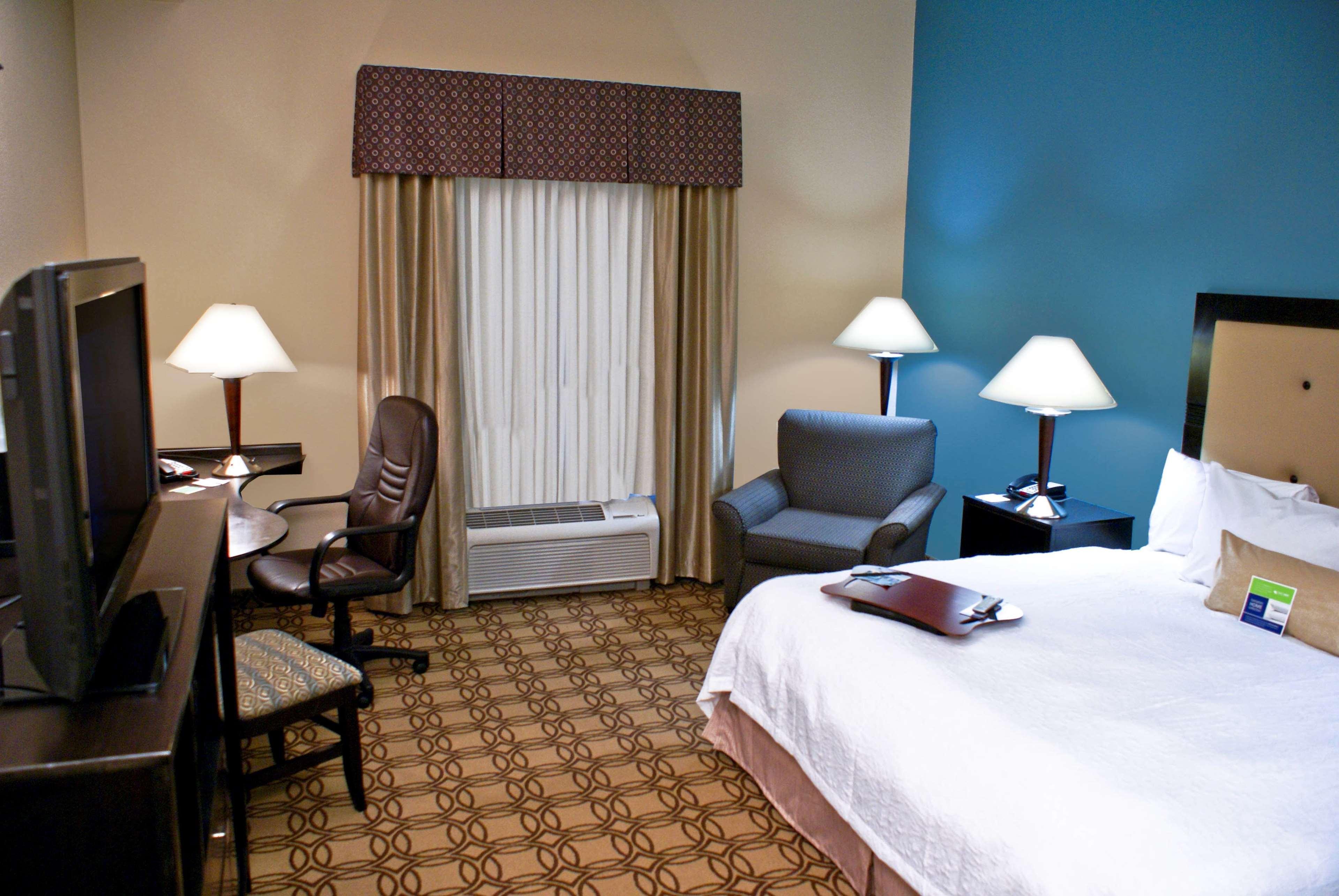 Hampton Inn & Suites Charlotte-Airport Номер фото