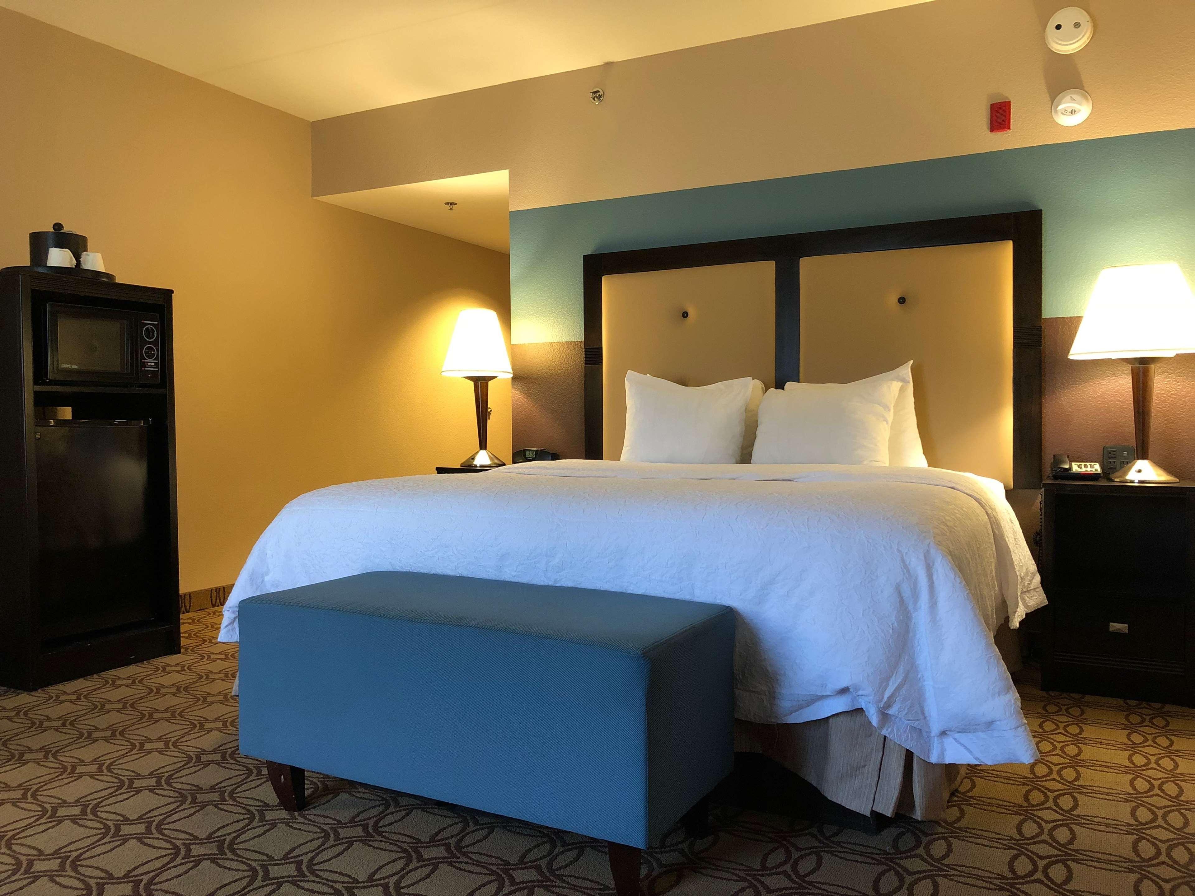 Hampton Inn & Suites Charlotte-Airport Екстер'єр фото