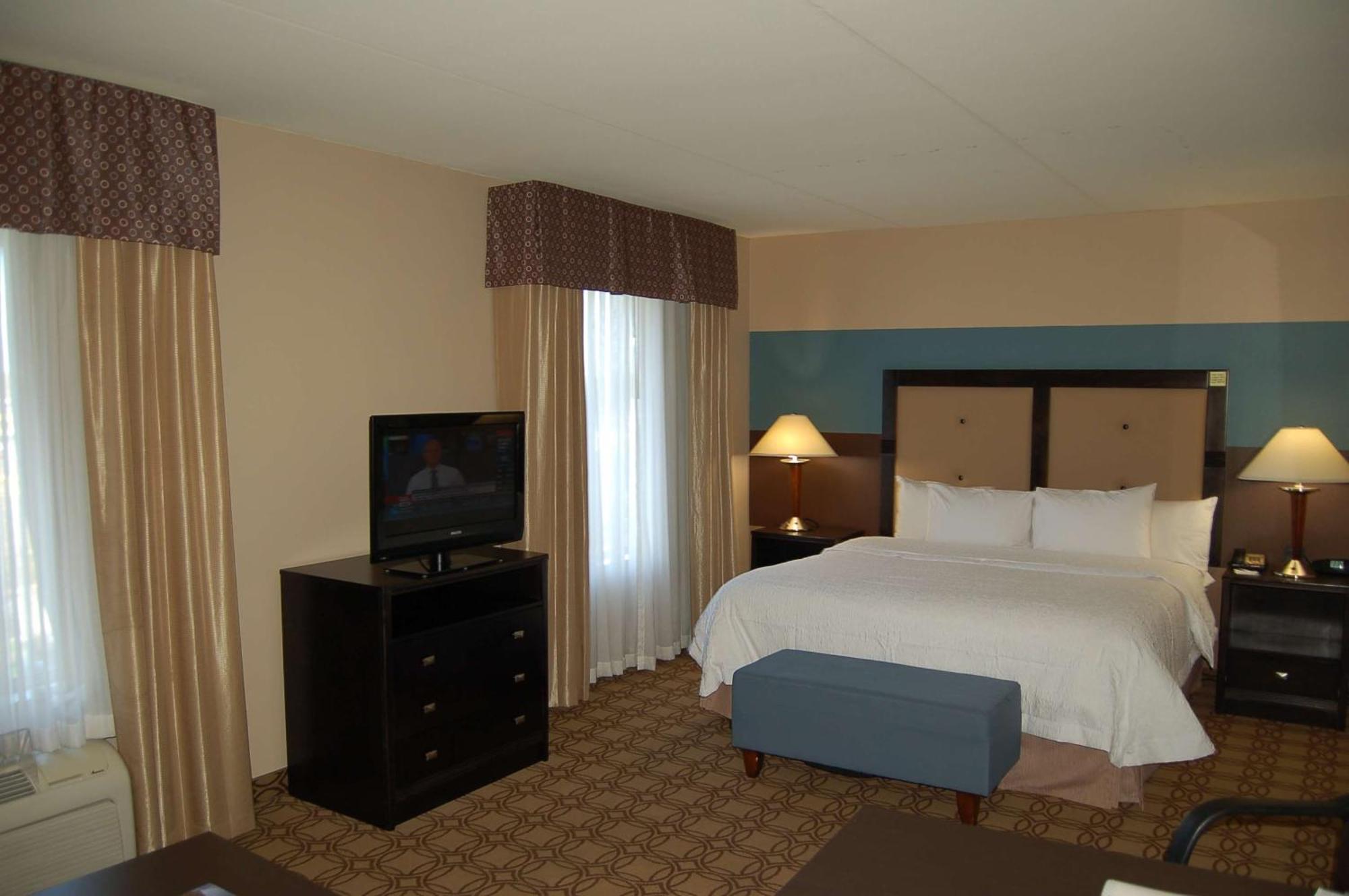 Hampton Inn & Suites Charlotte-Airport Екстер'єр фото