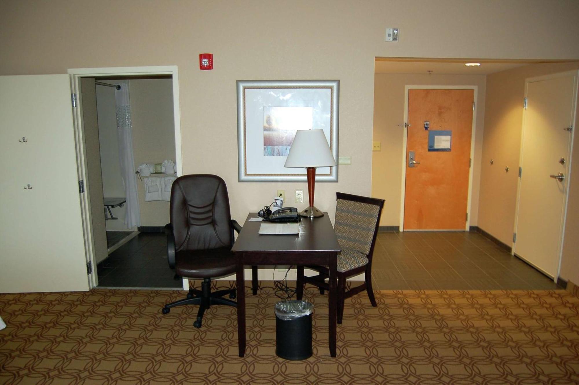 Hampton Inn & Suites Charlotte-Airport Екстер'єр фото