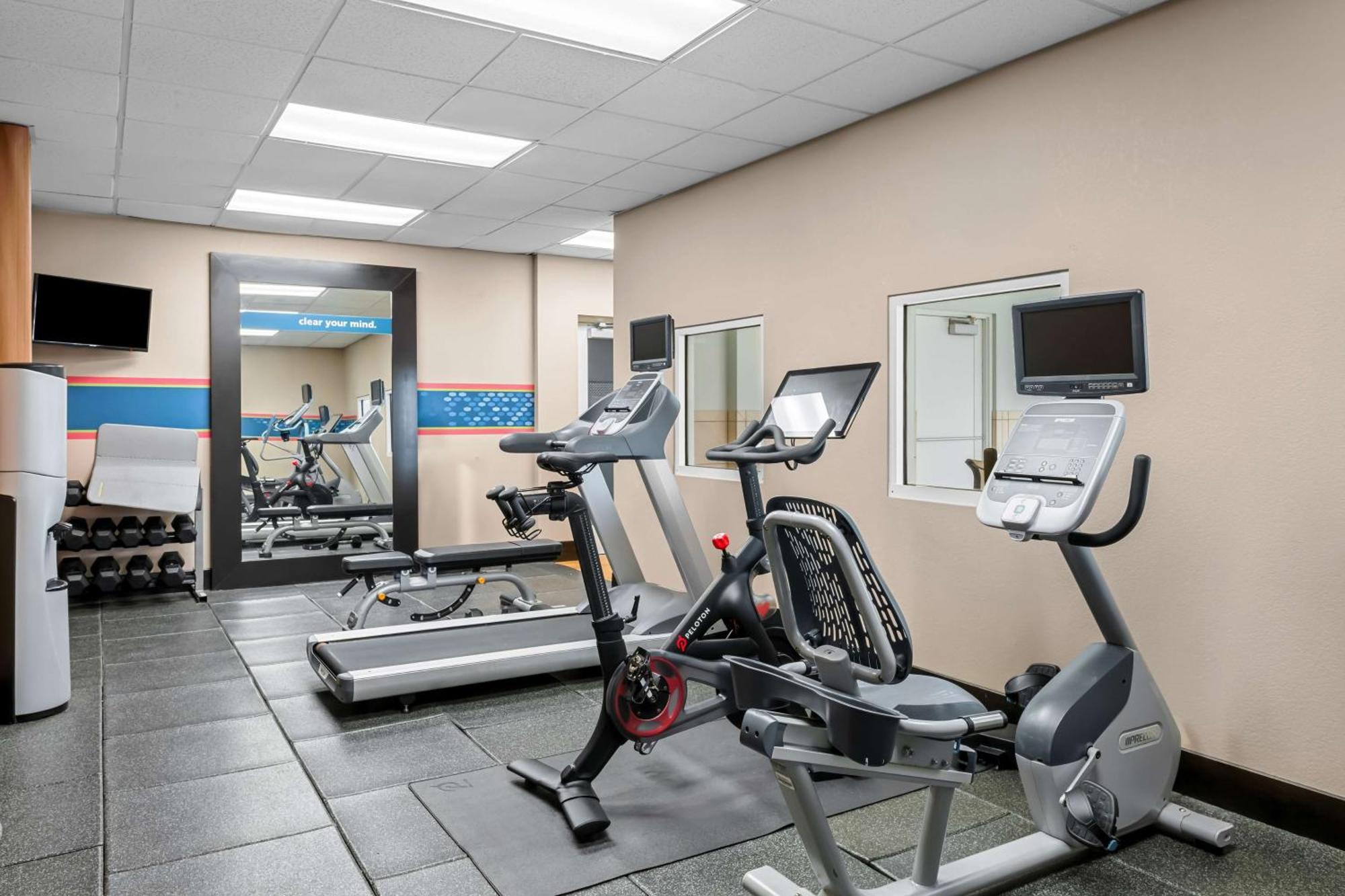Hampton Inn & Suites Charlotte-Airport Екстер'єр фото