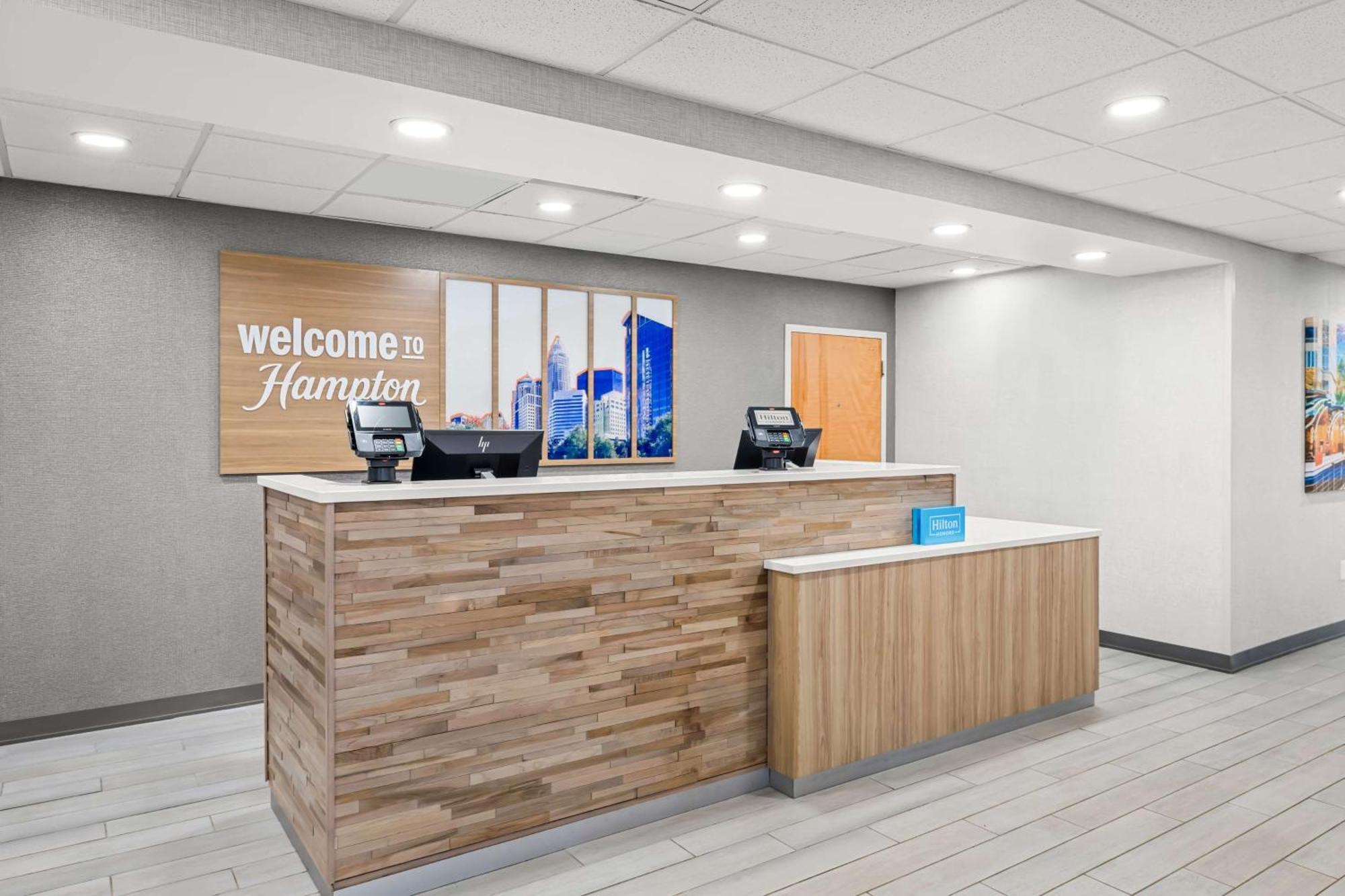 Hampton Inn & Suites Charlotte-Airport Екстер'єр фото