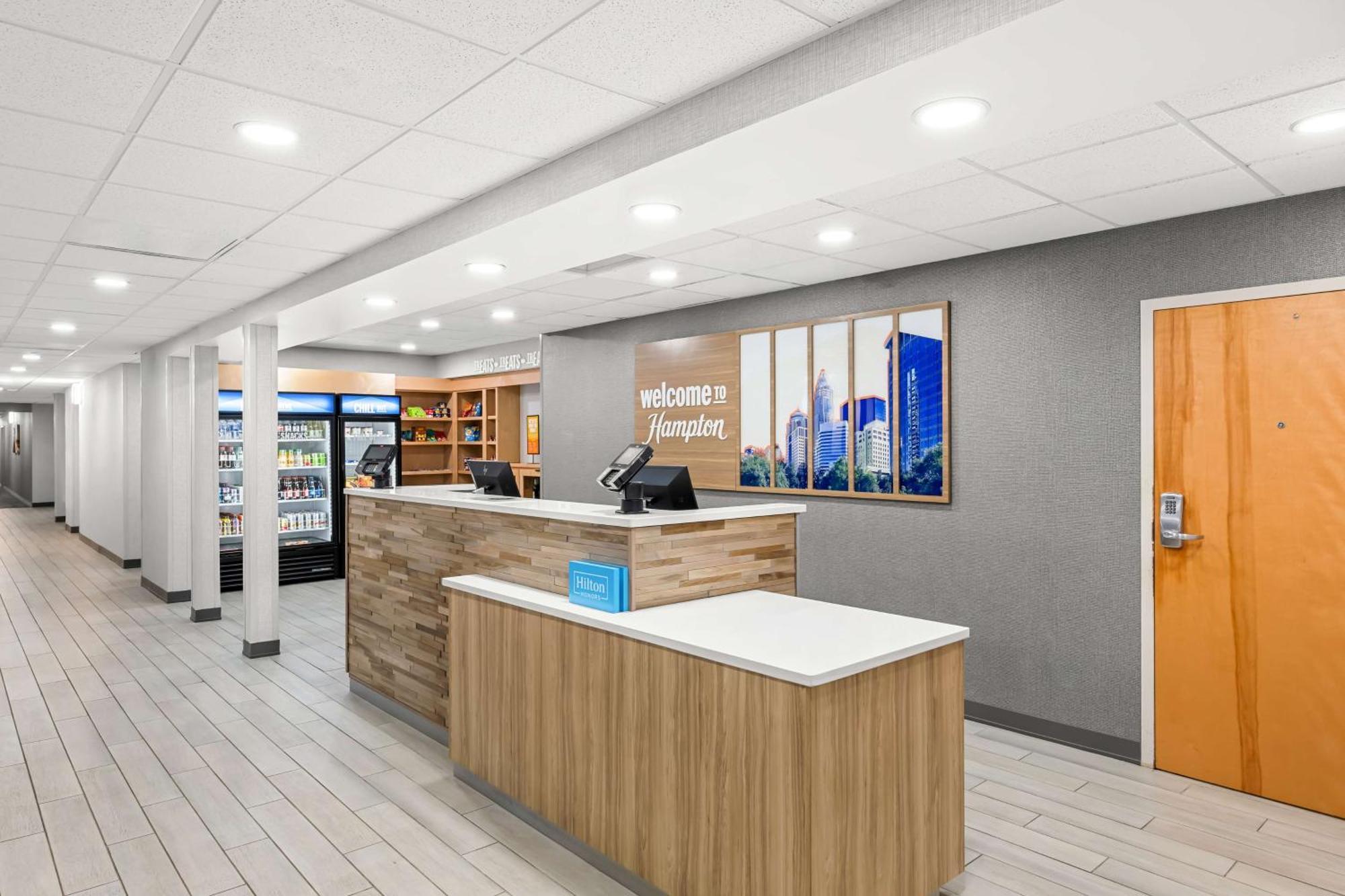 Hampton Inn & Suites Charlotte-Airport Екстер'єр фото