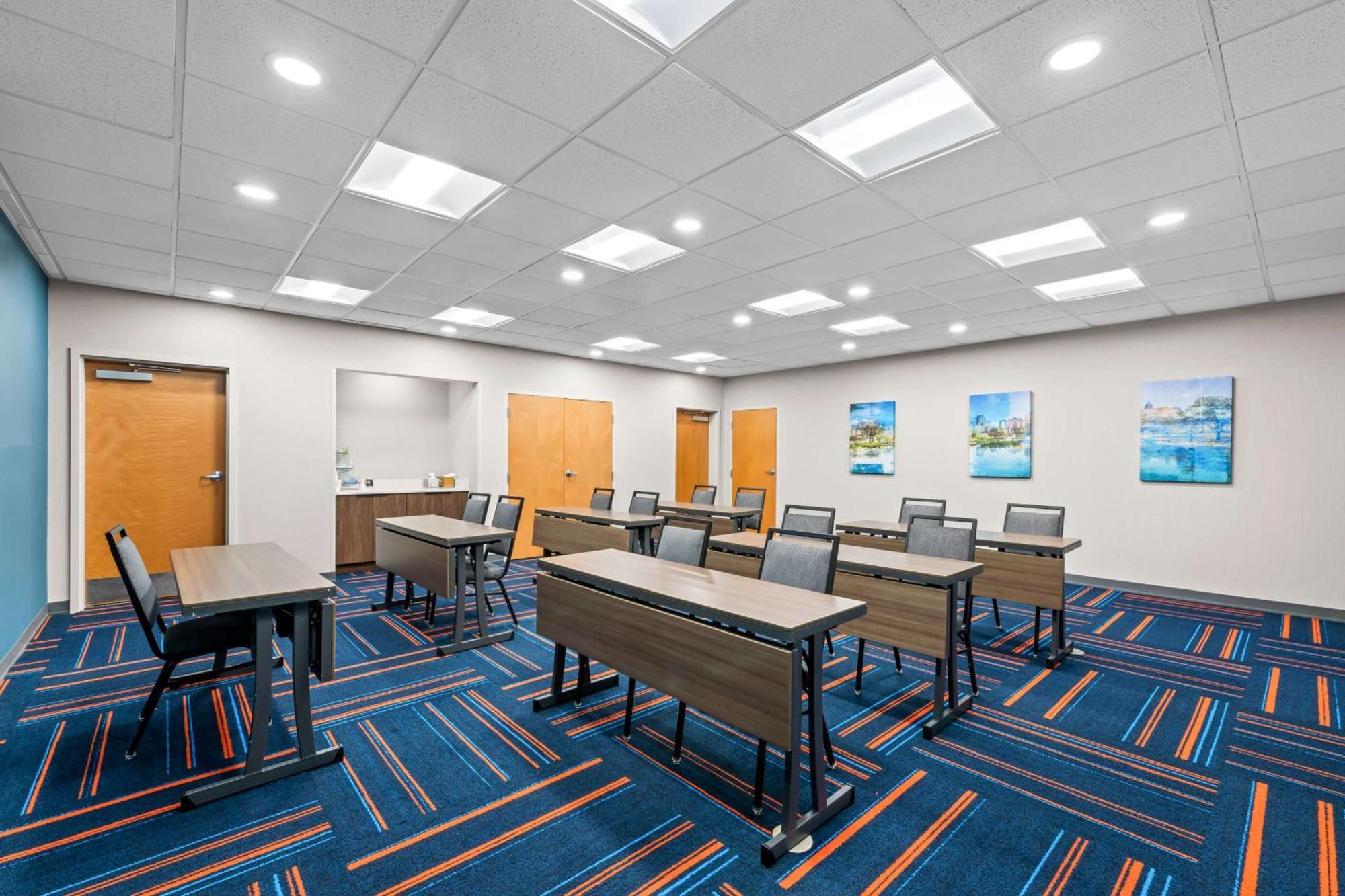 Hampton Inn & Suites Charlotte-Airport Екстер'єр фото