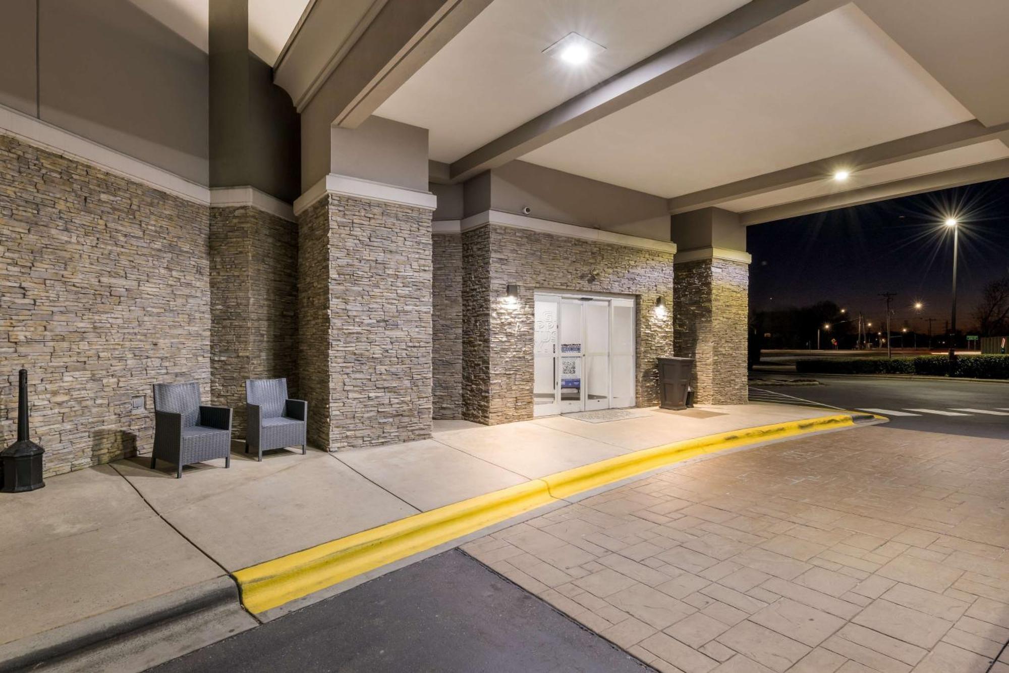 Hampton Inn & Suites Charlotte-Airport Екстер'єр фото