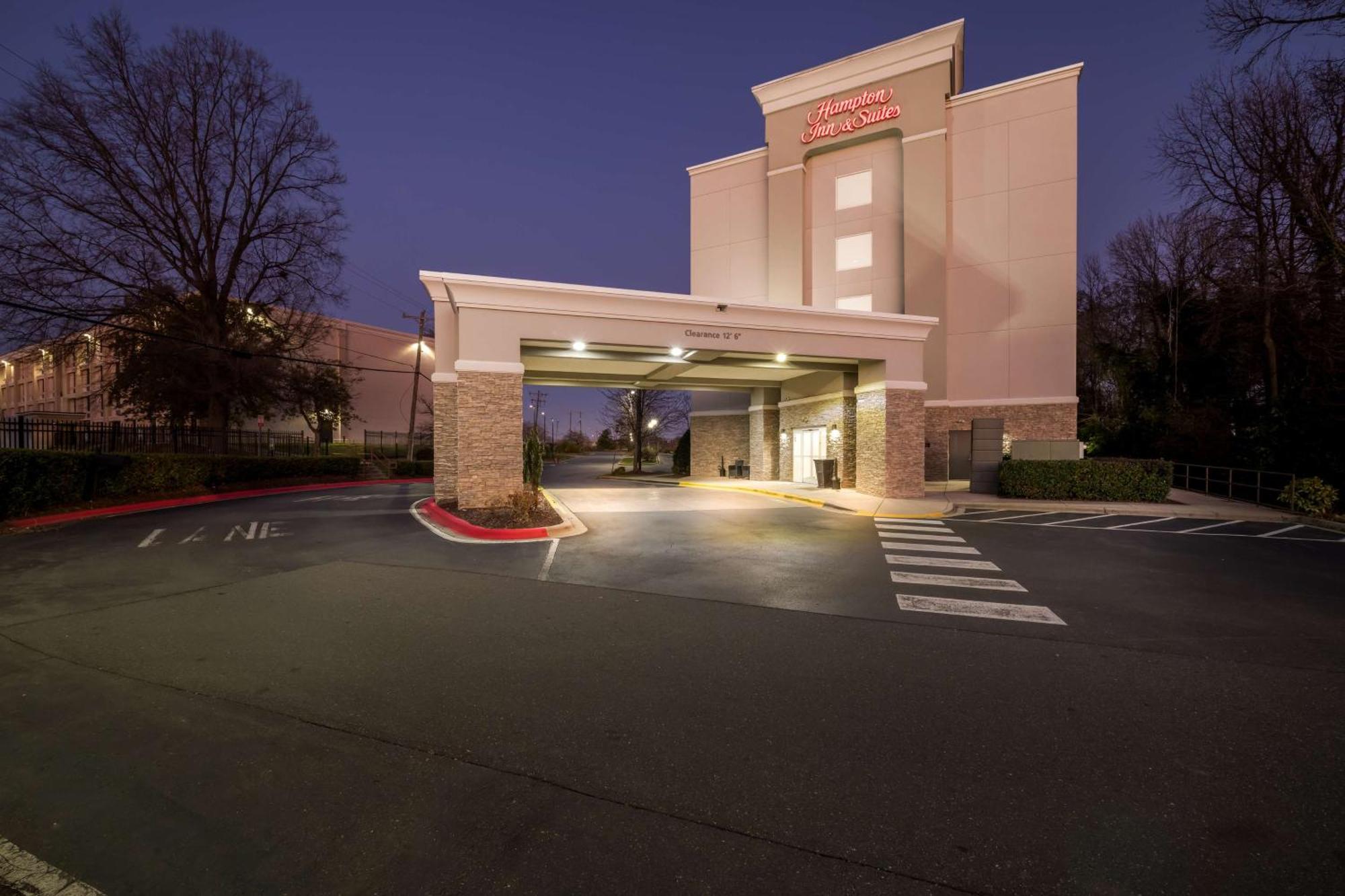 Hampton Inn & Suites Charlotte-Airport Екстер'єр фото